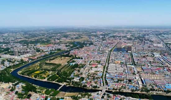 資料圖：鳥(niǎo)瞰雄安新區(qū)雄縣縣城。新華社記者 楊世堯 攝